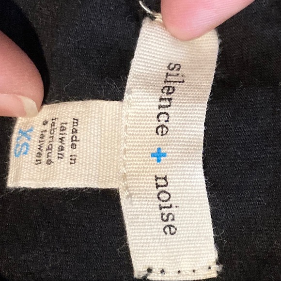 Jeweled Crop Top - Picture 3 of 3